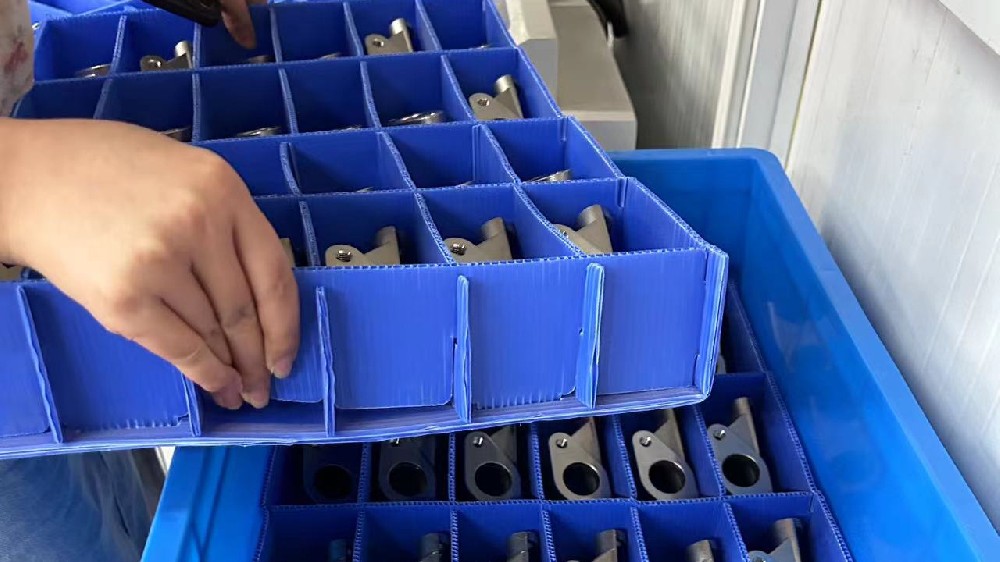 產品中空板格擋 注塑箱刀卡